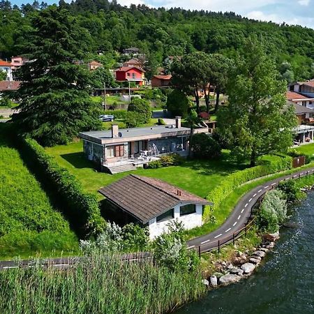 Casa Gaiani Villetta In Riva Al Lago Vista Mozzafiato Varano Borghi Екстериор снимка