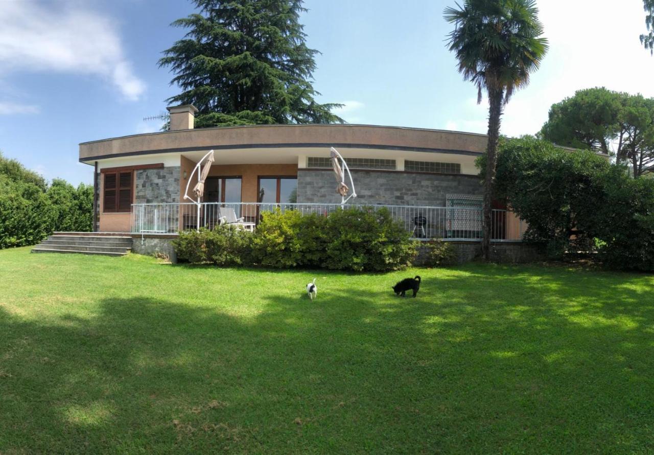 Casa Gaiani Villetta In Riva Al Lago Vista Mozzafiato Varano Borghi Екстериор снимка