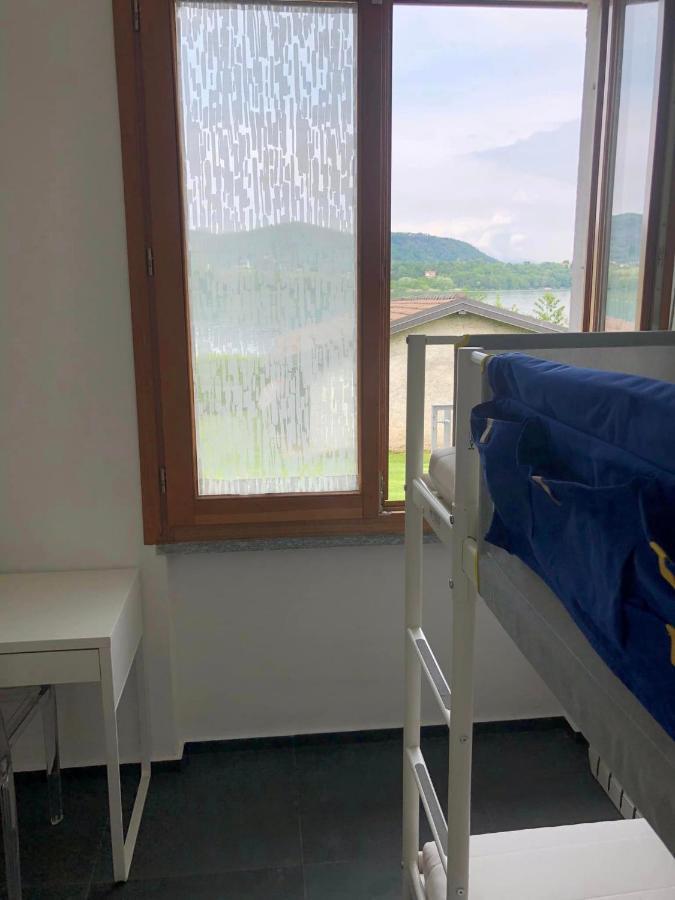 Casa Gaiani Villetta In Riva Al Lago Vista Mozzafiato Varano Borghi Екстериор снимка