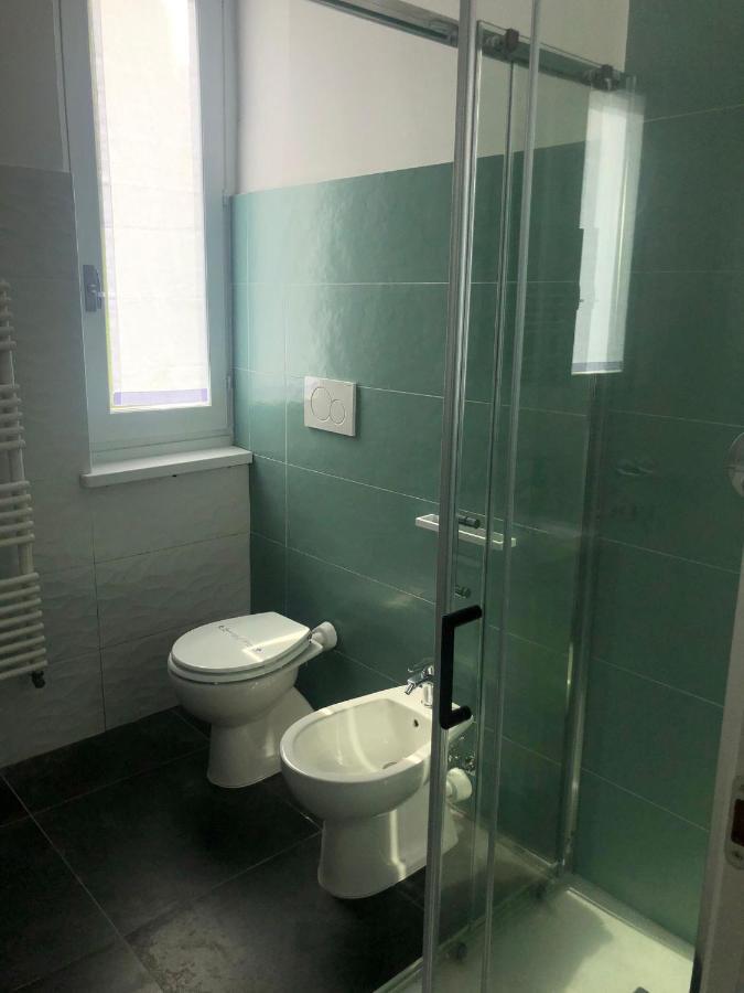 Casa Gaiani Villetta In Riva Al Lago Vista Mozzafiato Varano Borghi Екстериор снимка