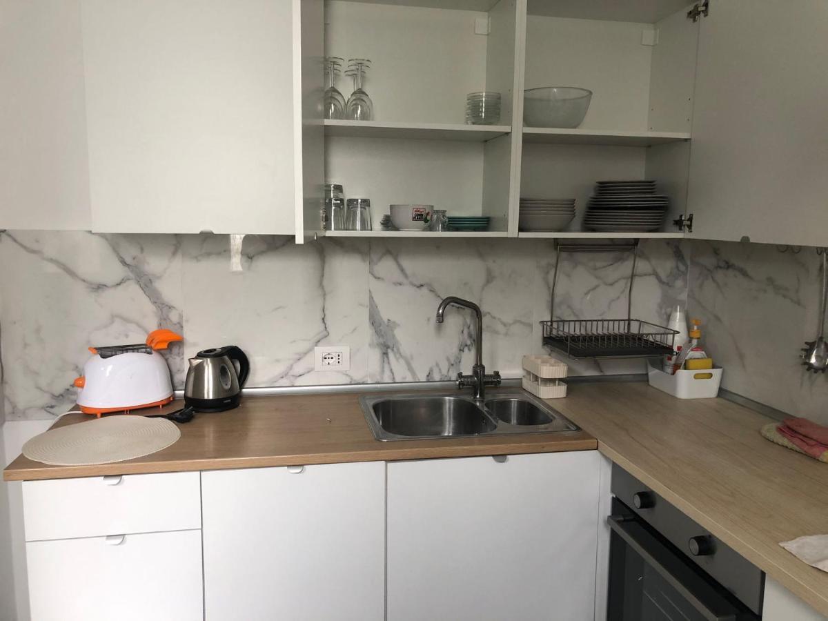 Casa Gaiani Villetta In Riva Al Lago Vista Mozzafiato Varano Borghi Екстериор снимка