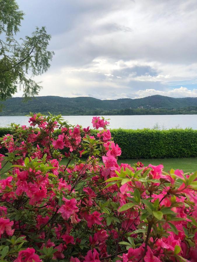 Casa Gaiani Villetta In Riva Al Lago Vista Mozzafiato Varano Borghi Екстериор снимка