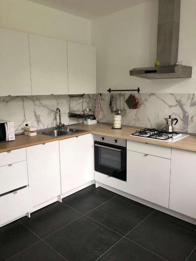 Casa Gaiani Villetta In Riva Al Lago Vista Mozzafiato Varano Borghi Екстериор снимка